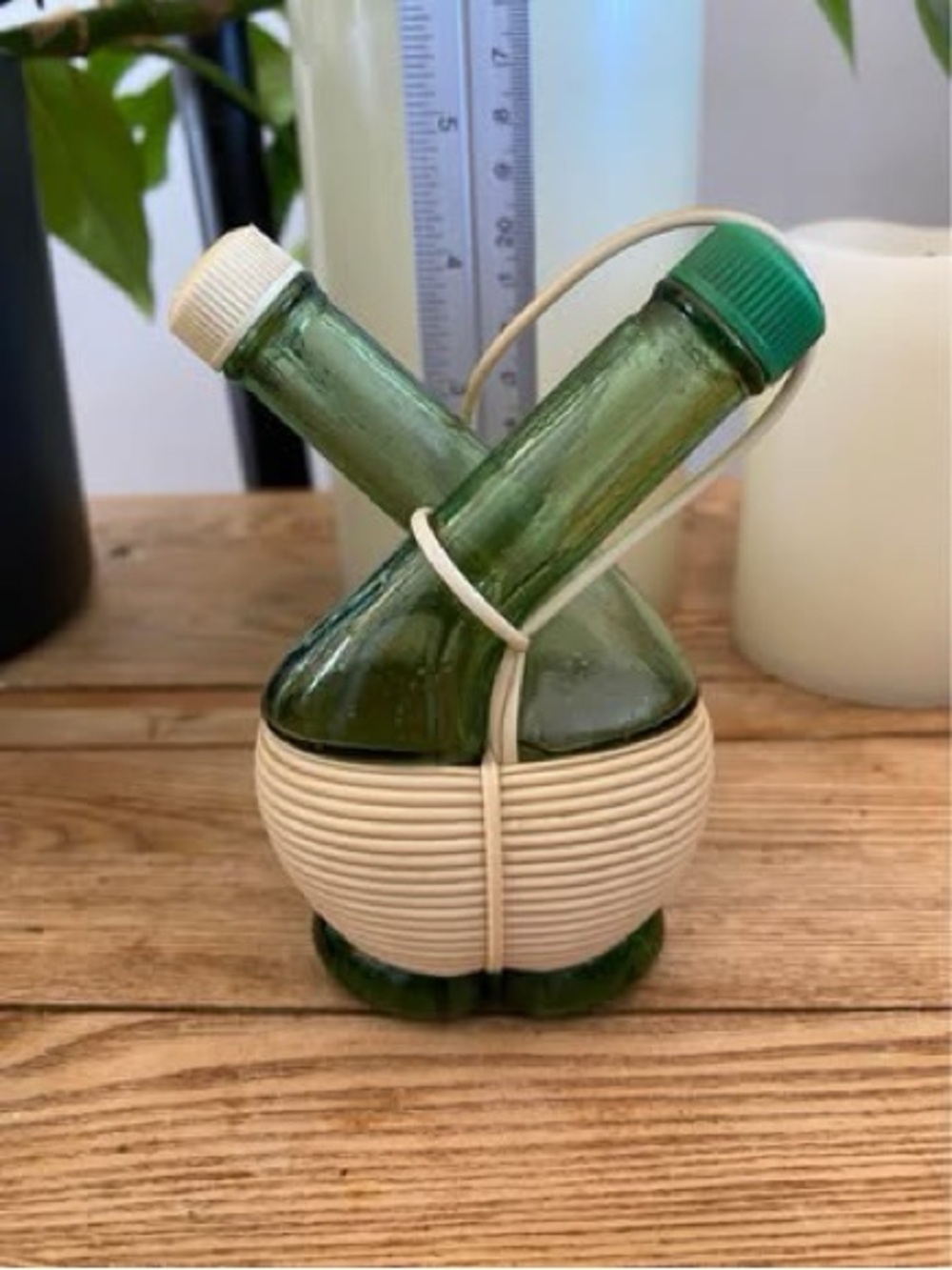 Vintage Italian Crossed Double Bottle Salt & Pepper Shakers Woven Wire Glass